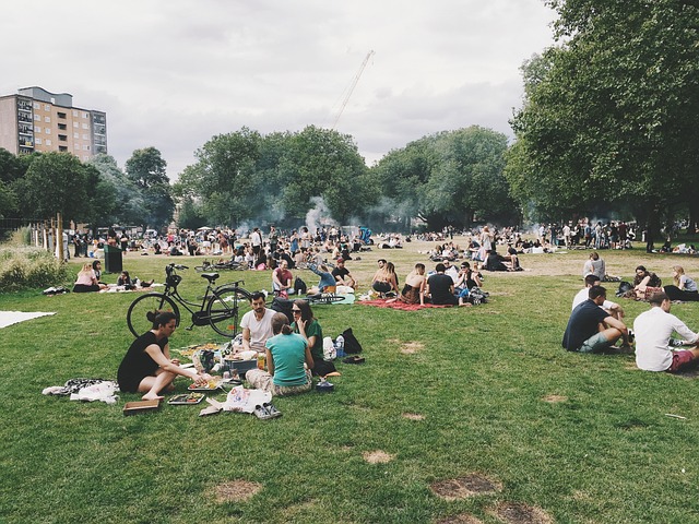 Ljudi u parku